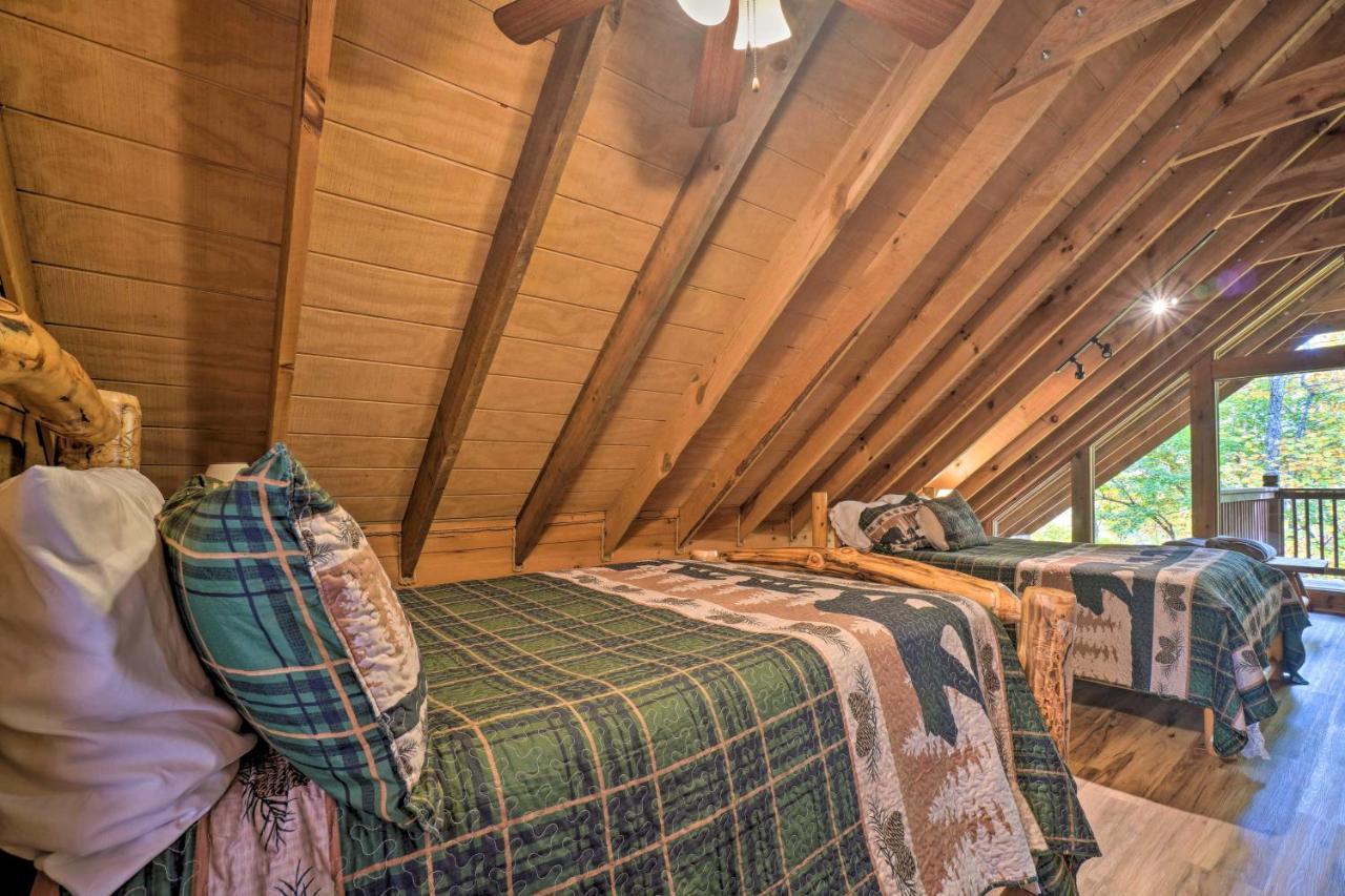 Sevierville Sanctuary Hot Tub, Pool Table And Deck! Extérieur photo