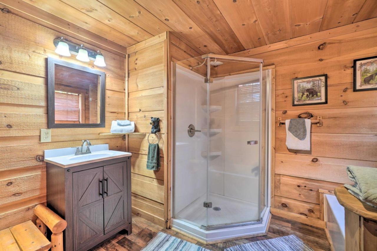 Sevierville Sanctuary Hot Tub, Pool Table And Deck! Extérieur photo