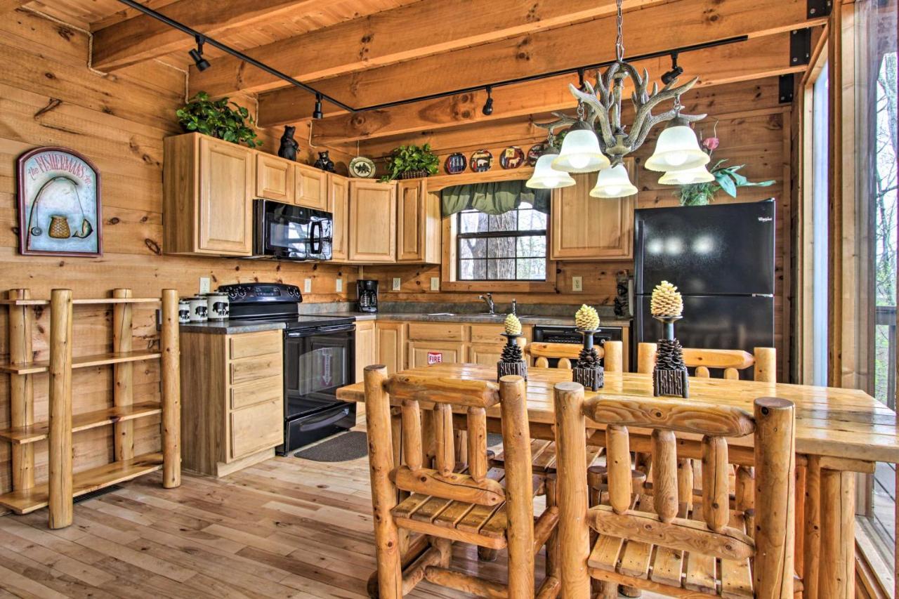 Sevierville Sanctuary Hot Tub, Pool Table And Deck! Extérieur photo