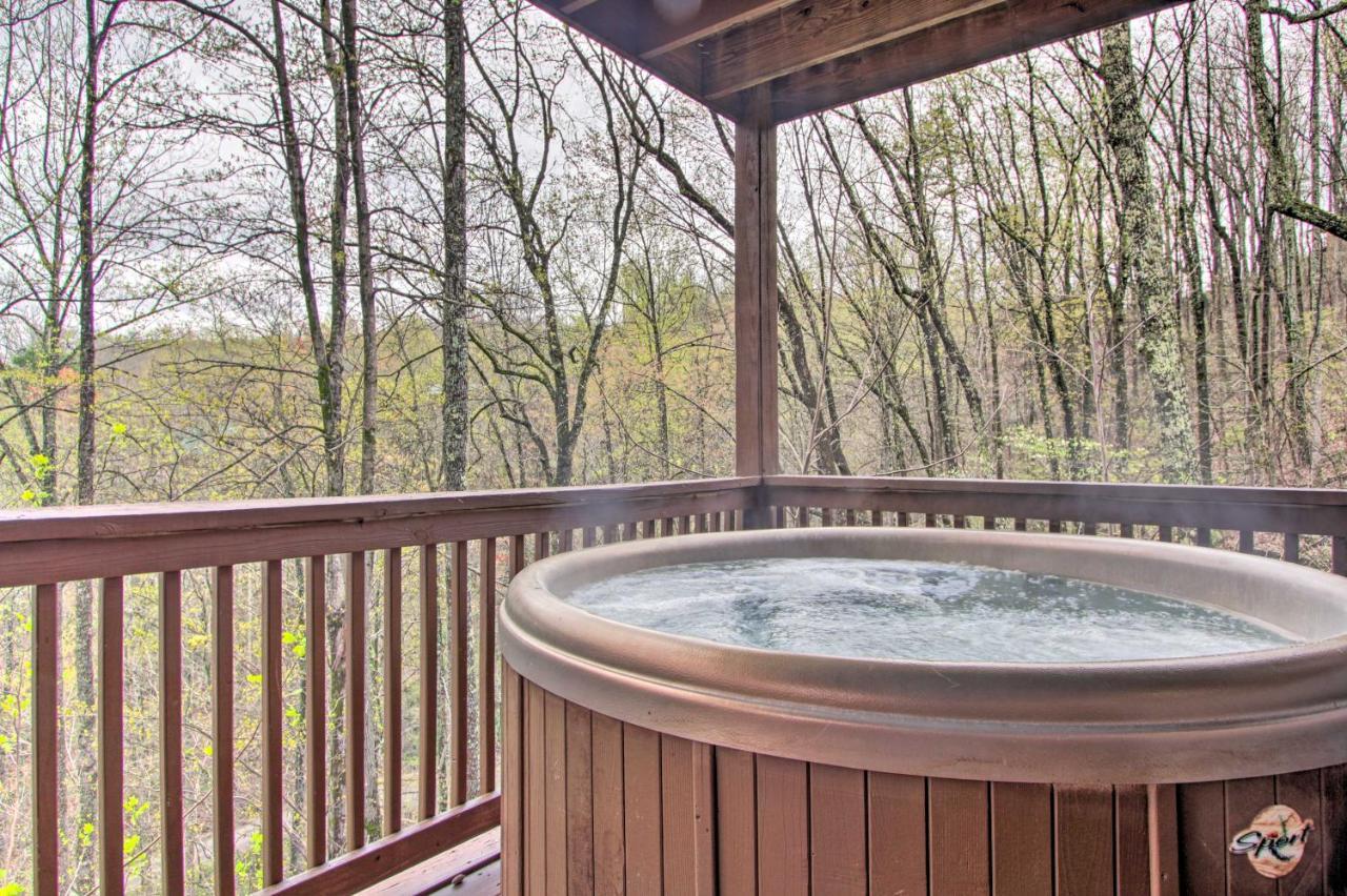 Sevierville Sanctuary Hot Tub, Pool Table And Deck! Extérieur photo