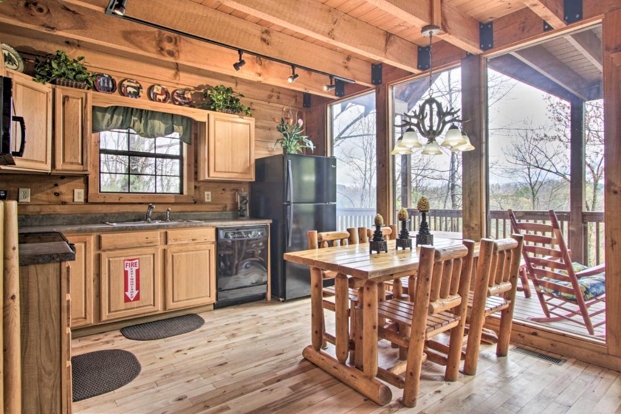 Sevierville Sanctuary Hot Tub, Pool Table And Deck! Extérieur photo
