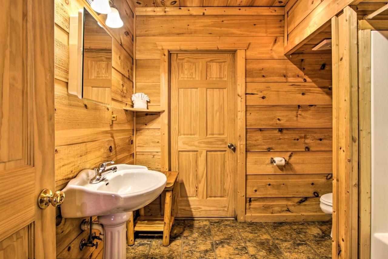 Sevierville Sanctuary Hot Tub, Pool Table And Deck! Extérieur photo