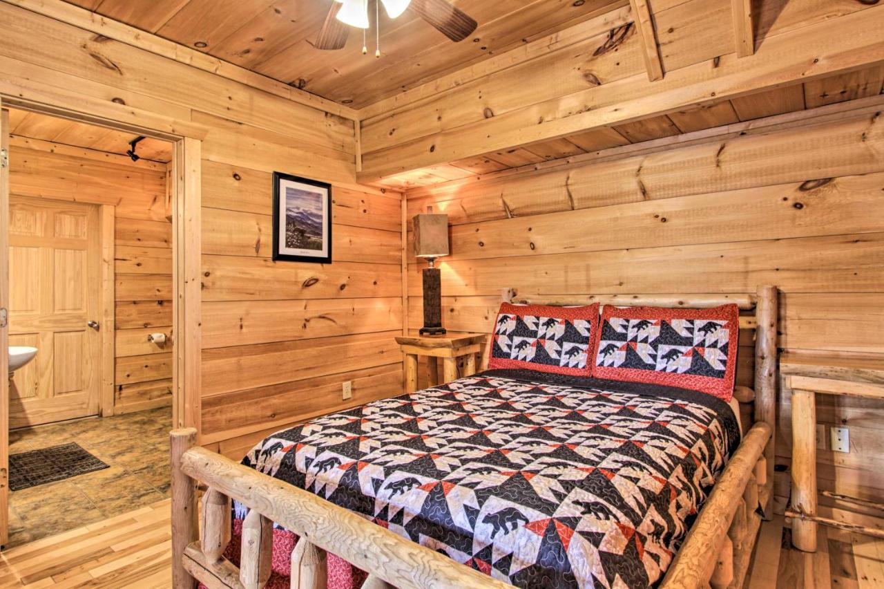 Sevierville Sanctuary Hot Tub, Pool Table And Deck! Extérieur photo
