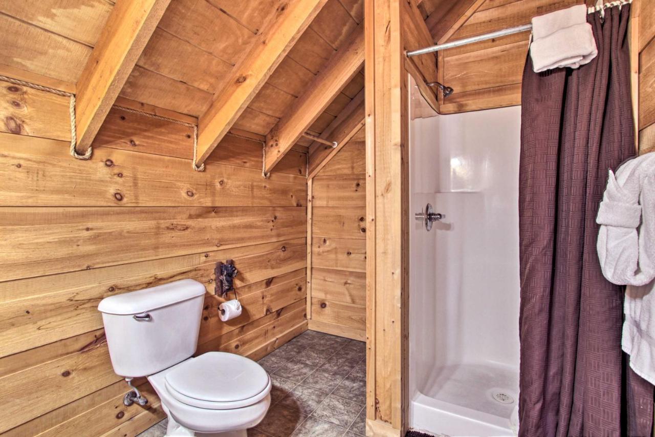 Sevierville Sanctuary Hot Tub, Pool Table And Deck! Extérieur photo