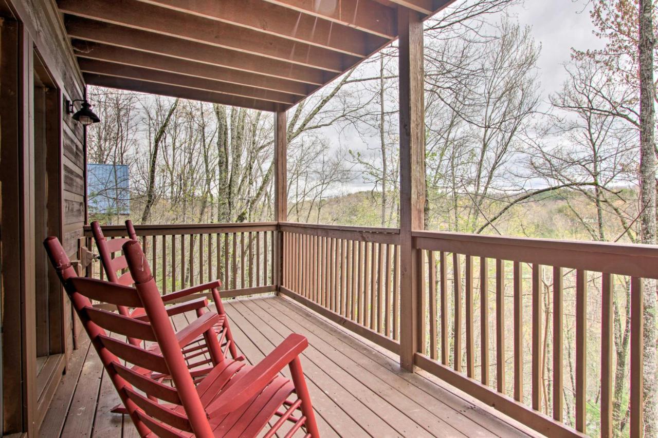 Sevierville Sanctuary Hot Tub, Pool Table And Deck! Extérieur photo